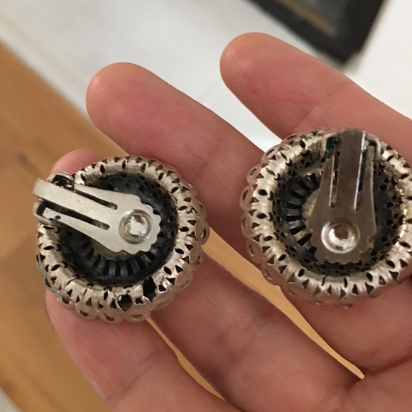 Large Estate sale solid silver clip on earrings - Picture 4 of 7